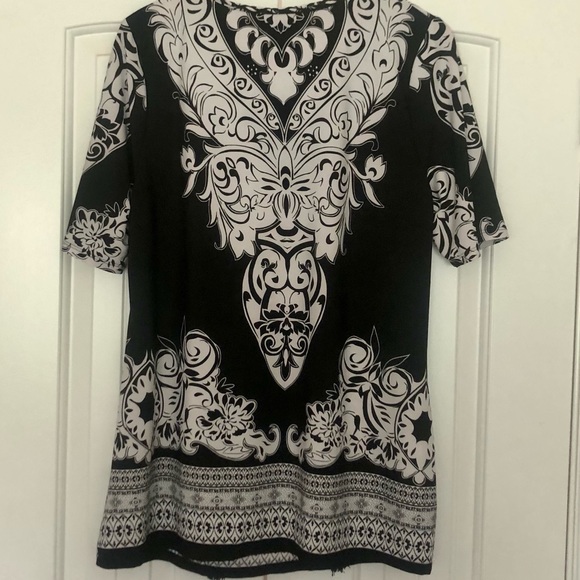 COPY - Elementz Women Plus 2X V-neck Unique Patte… - Picture 1 of 8